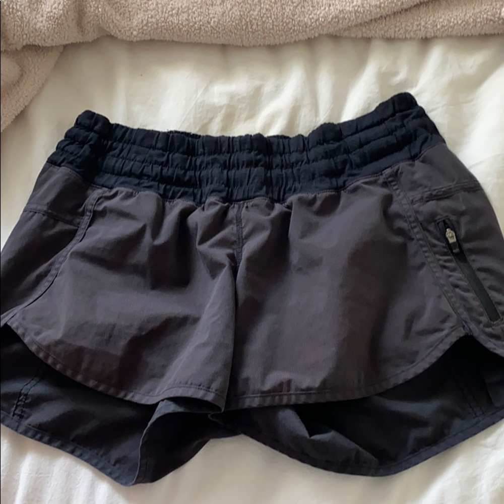 Lululon shorts🌈